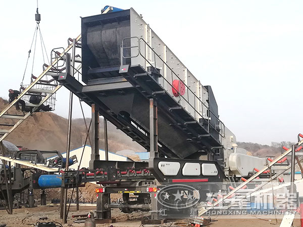 車載石子破碎機環(huán)保工作現(xiàn)場 車載石子破碎機環(huán)保工作現(xiàn)場