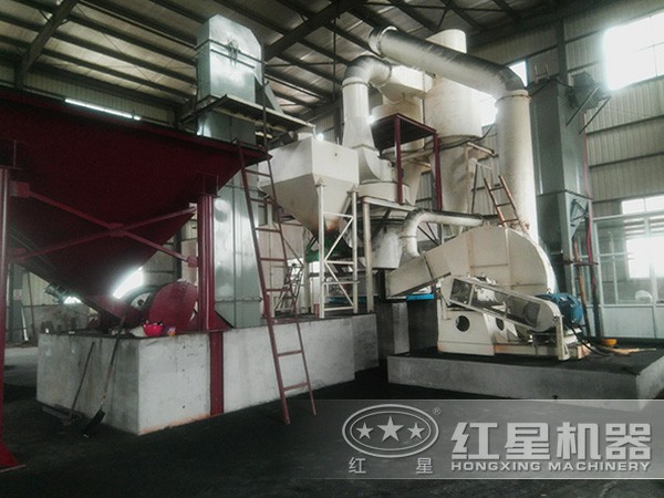 環(huán)保無污染的鋯石磨粉機工作現(xiàn)場 環(huán)保無污染的鋯石磨粉機工作現(xiàn)場