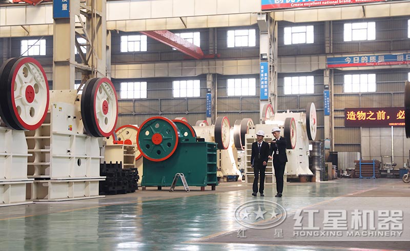 PE250顎破機(jī)引客戶來參觀 PE250顎破機(jī)引客戶來參觀
