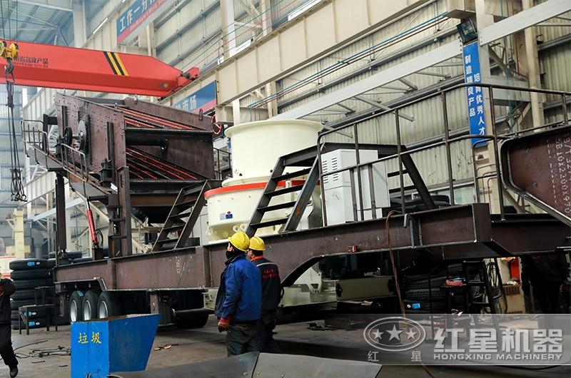 時產200噸小型移動破碎車，配制砂機，專業(yè)廠家，價格實惠