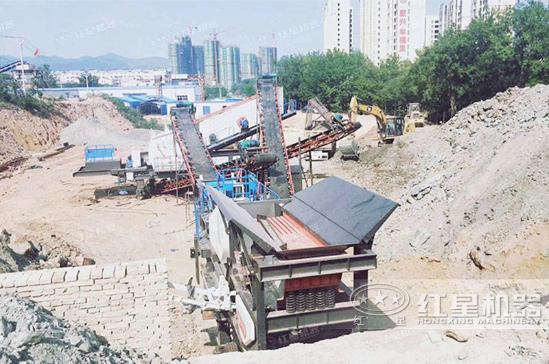 河北石家莊建筑磚塊粉碎機(jī)移動(dòng)式生產(chǎn)現(xiàn)場(chǎng) 河北石家莊建筑磚塊粉碎機(jī)移動(dòng)式生產(chǎn)現(xiàn)場(chǎng)