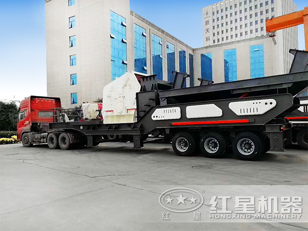 半掛車(chē)流動(dòng)磕石機(jī)直接開(kāi)往客戶(hù)現(xiàn)場(chǎng) 半掛車(chē)流動(dòng)磕石機(jī)直接開(kāi)往客戶(hù)現(xiàn)場(chǎng)