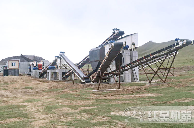 小型破碎機(jī)生產(chǎn)線實(shí)拍圖 小型破碎機(jī)生產(chǎn)線實(shí)拍圖