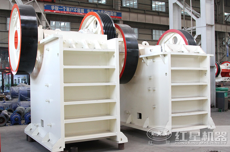 顎式碎石機(jī)圖片 顎式碎石機(jī)圖片