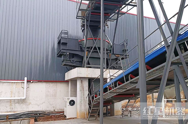 沖擊式制砂機(jī)作業(yè)現(xiàn)場 沖擊式制砂機(jī)作業(yè)現(xiàn)場